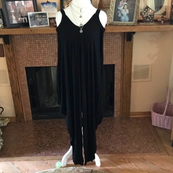 5 Star ⭐️ Rated Harem Style Jumpsuit 1 Left Large - Picture 4 of 4